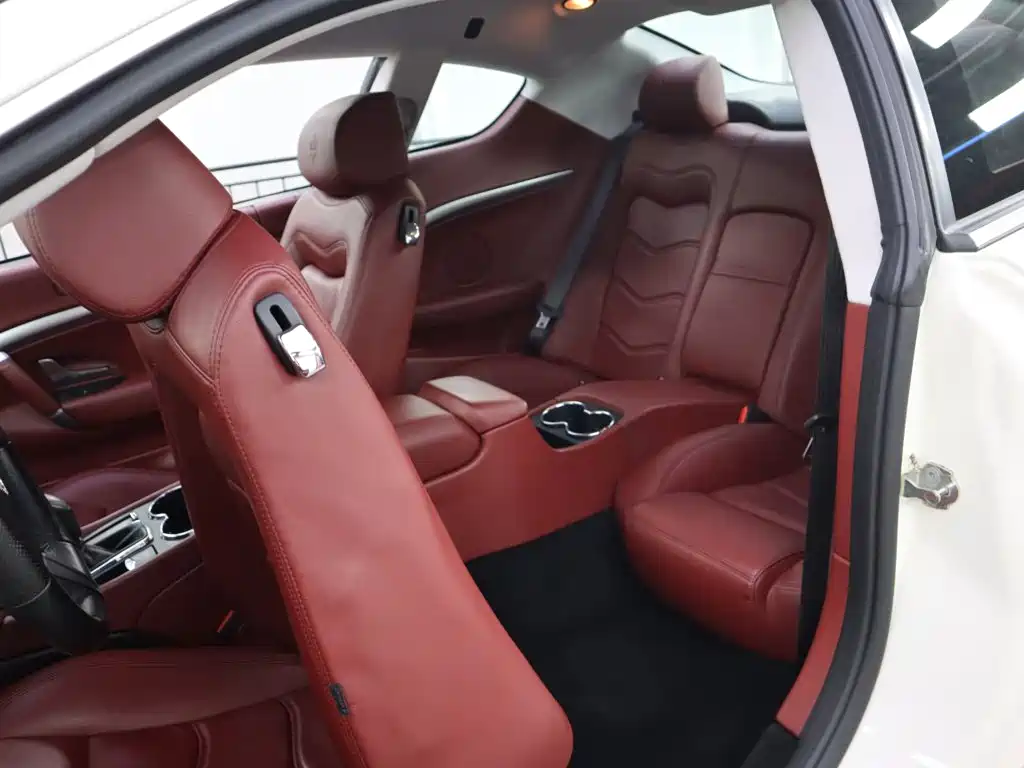 Maserati GranTurismo — миниатюра 18