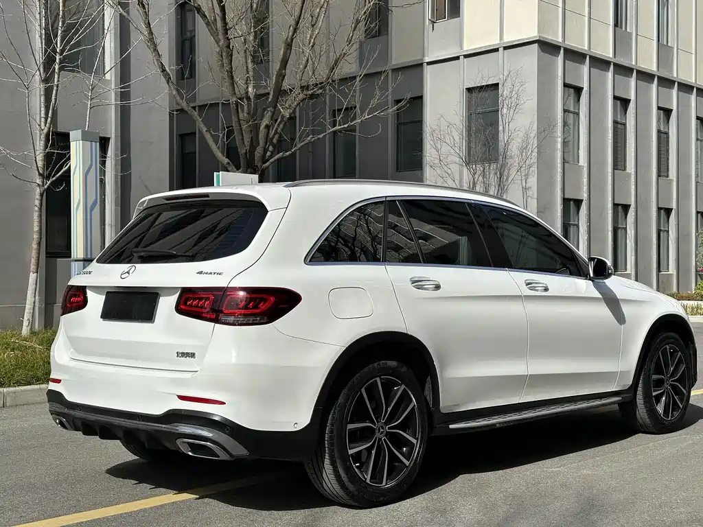MERCEDES-BENZ GLC