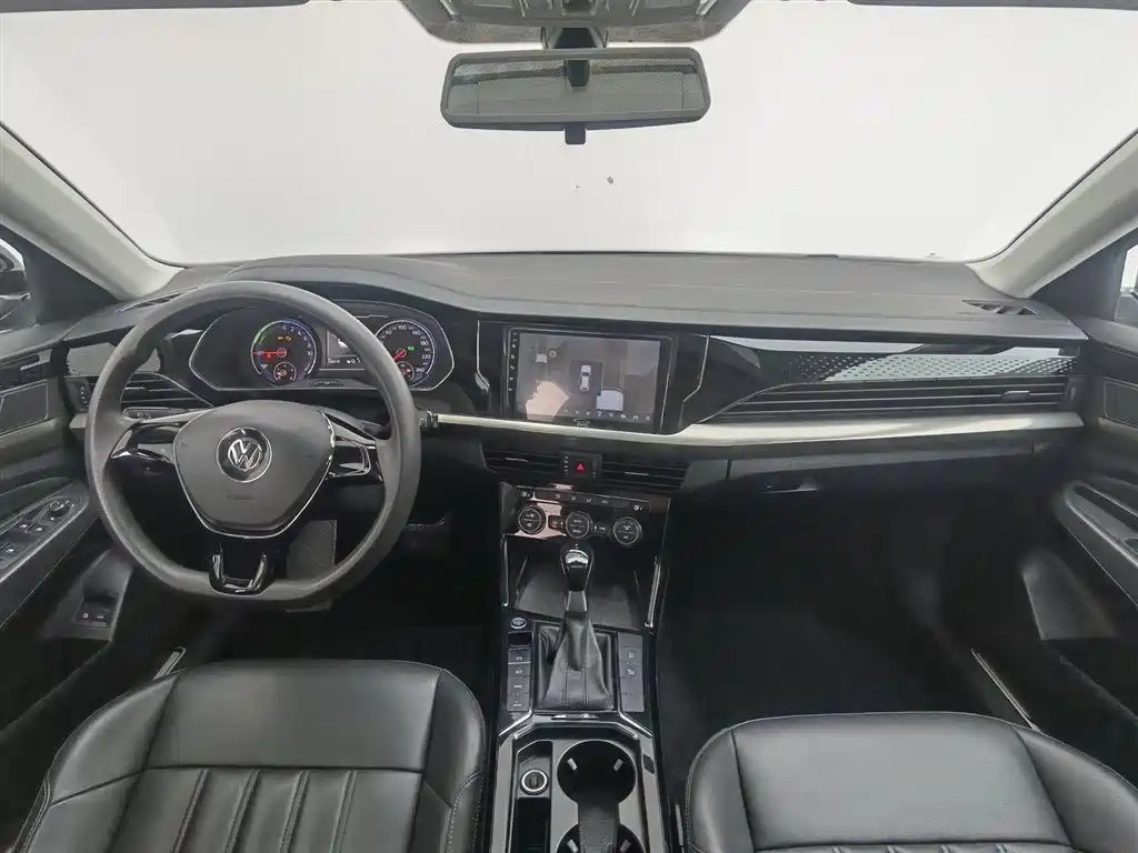 VOLKSWAGEN PASSAT NEW ENERGY