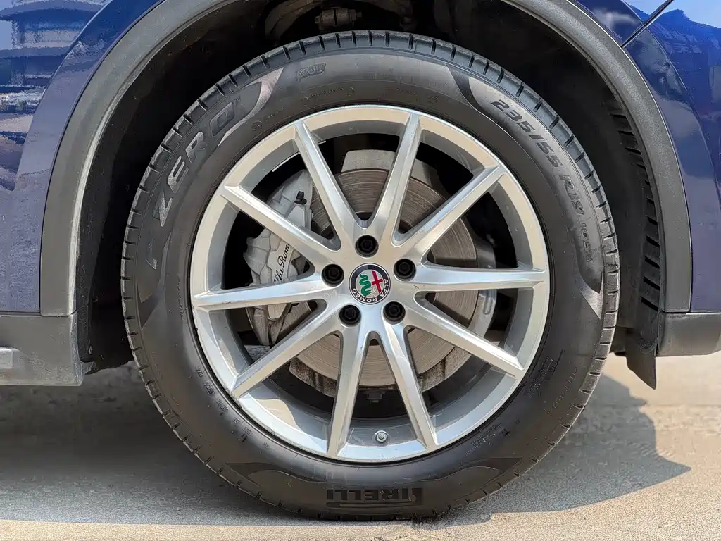 Alfa Romeo Stelvio — миниатюра 21