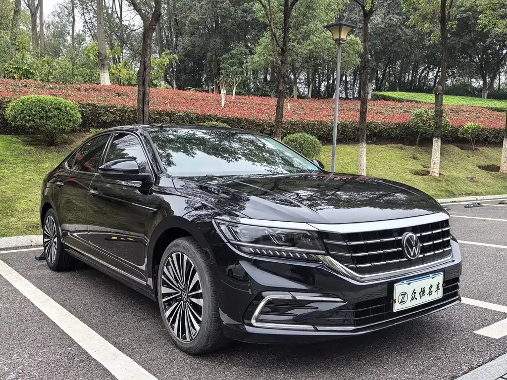 Volkswagen Passat 2021 330TSI Luxury