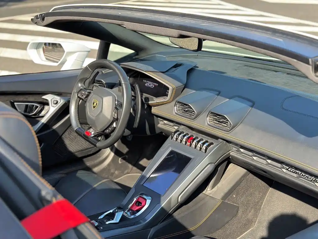 LAMBORGHINI HURACÁN