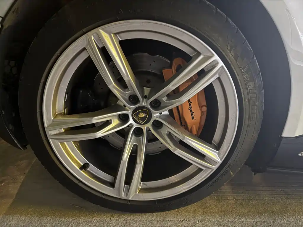 LAMBORGHINI HURACÁN