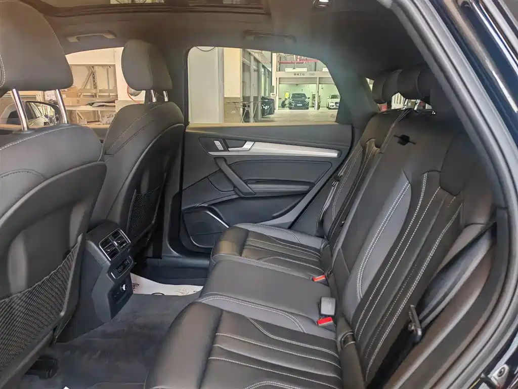 Audi Q5L Sportback — миниатюра 11