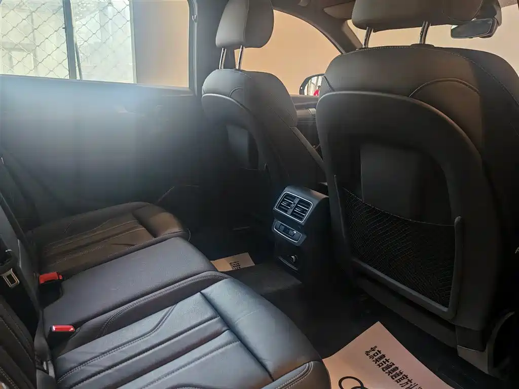 Audi Q5L Sportback — миниатюра 13