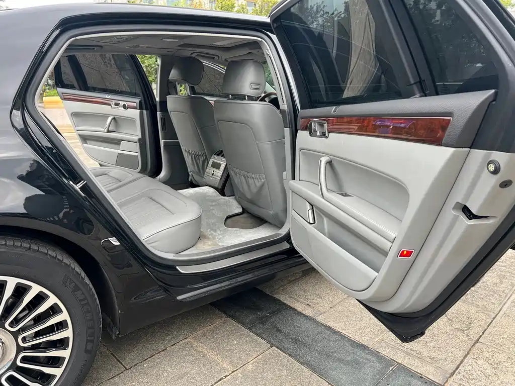 Volkswagen Phaeton — миниатюра 8