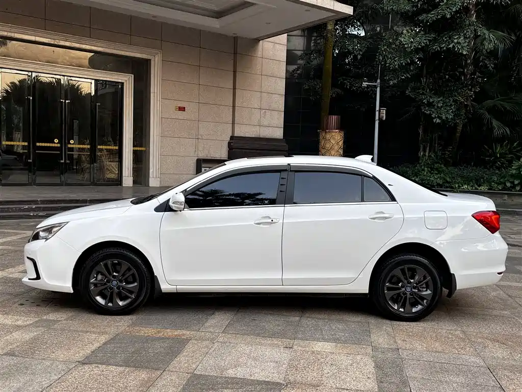 BYD Qin NEV — миниатюра 9