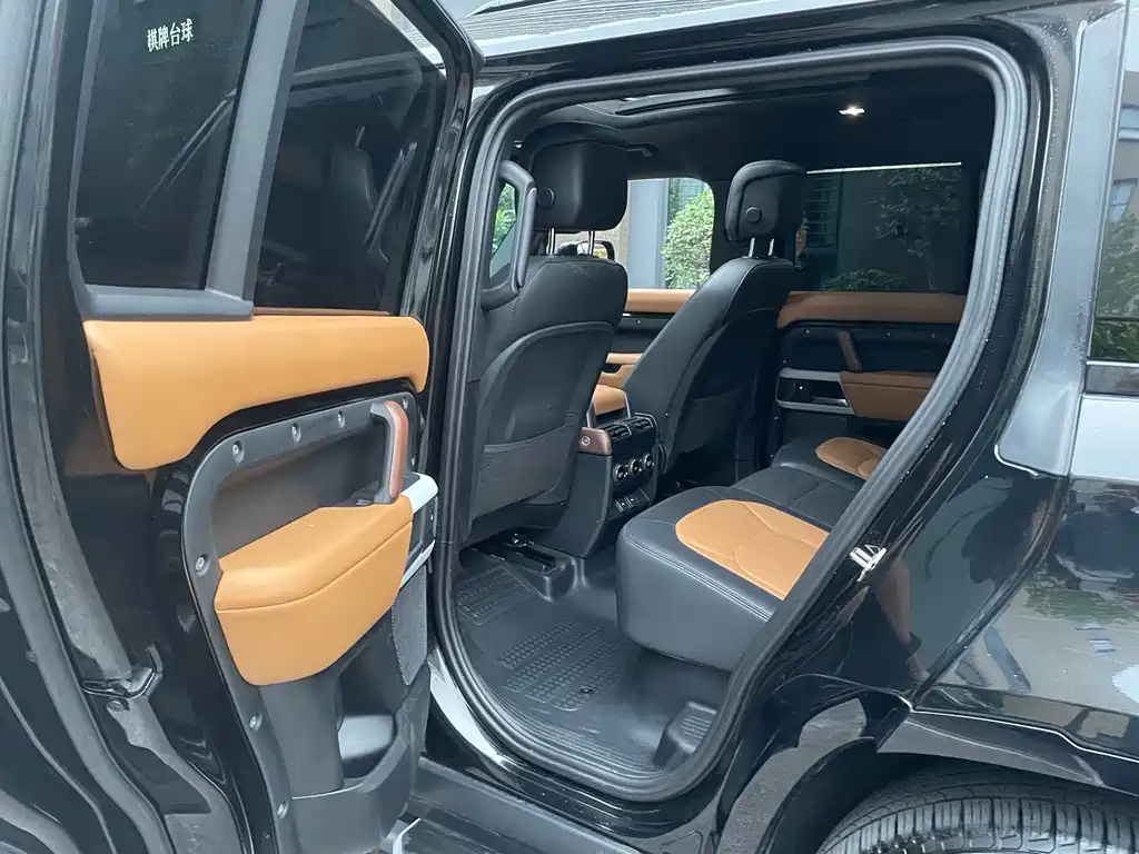 Land Rover Defender — миниатюра 10