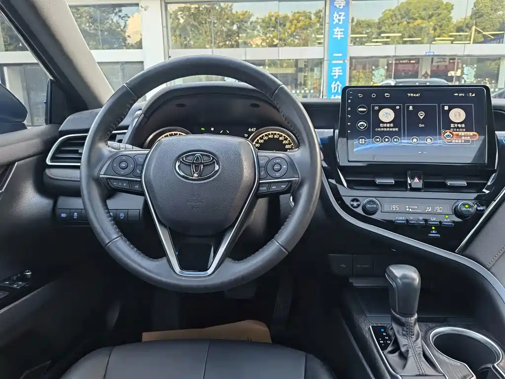 Toyota Camry — миниатюра 16