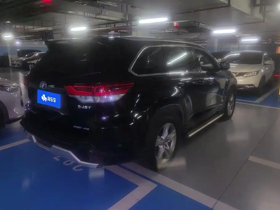 Toyota Highlander 2018 2.0T Luxury 7 мест V