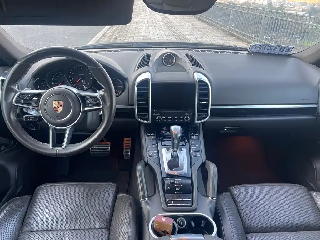 PORSCHE CAYENNE