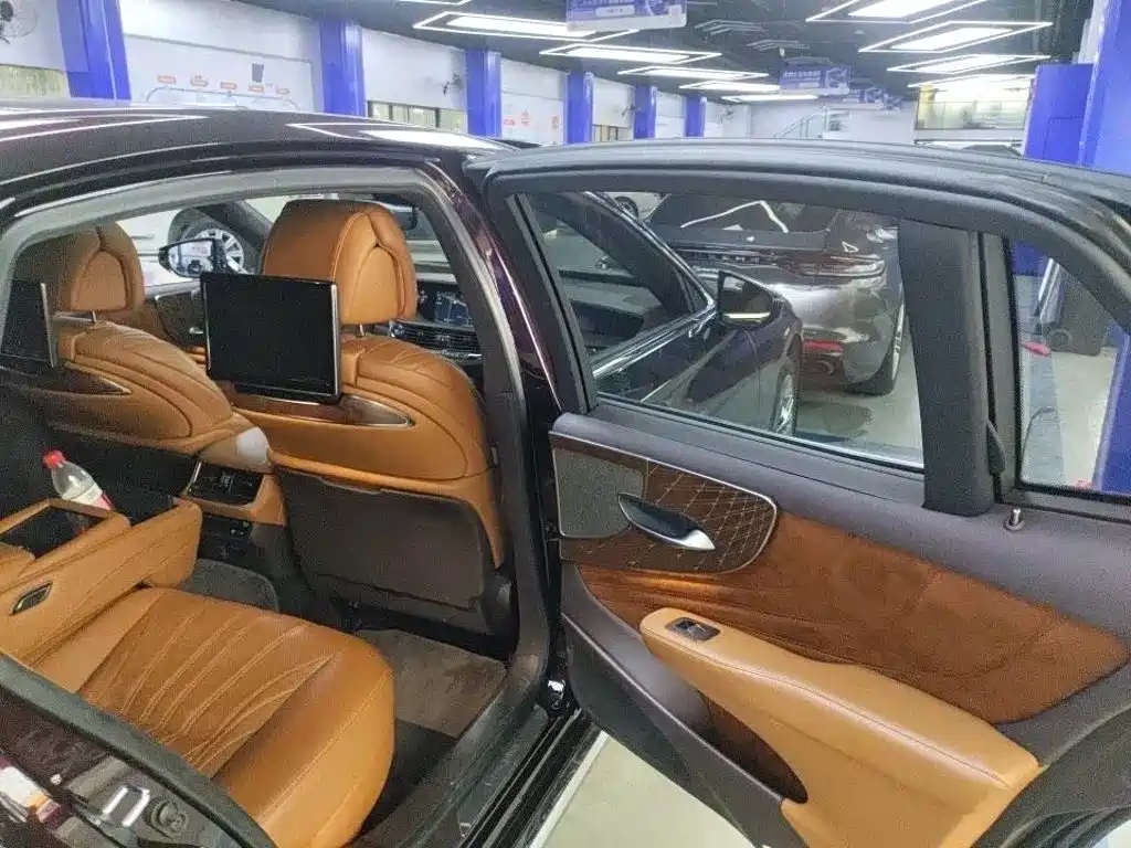 Lexus LS — миниатюра 6