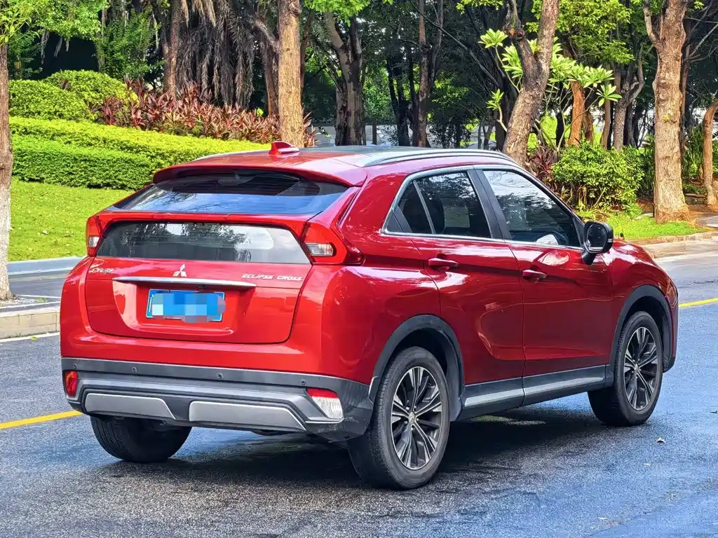 Mitsubishi Eclipse Cross — миниатюра 7