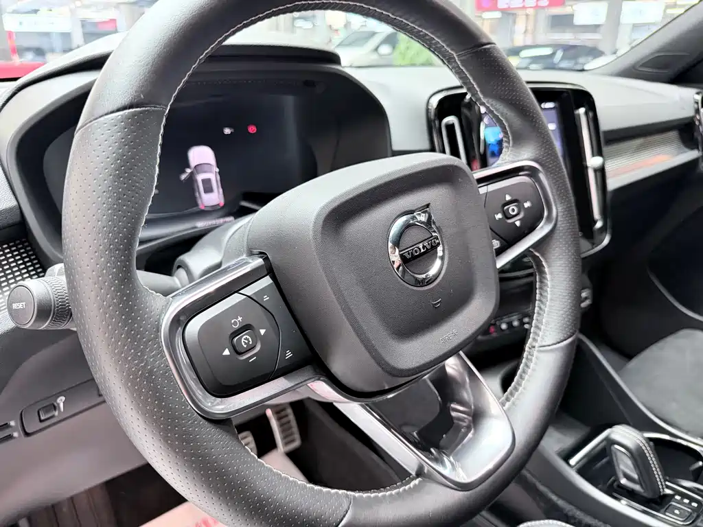 Volvo XC40 NEV — миниатюра 13