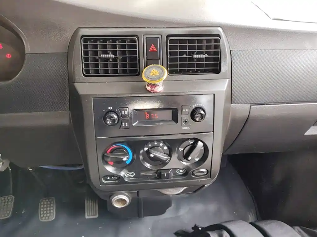 Wuling Rongguang Mini Truck — миниатюра 13