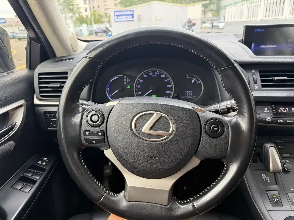 Lexus CT — миниатюра 15