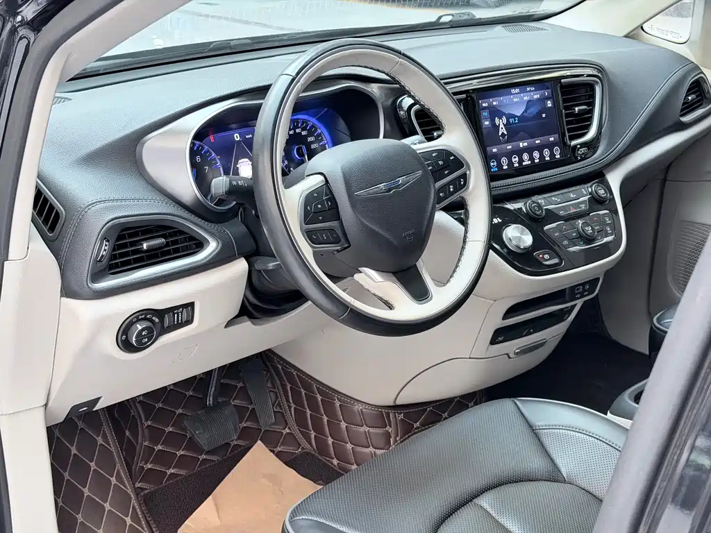 Chrysler Grand Voyager (Import) — миниатюра 18