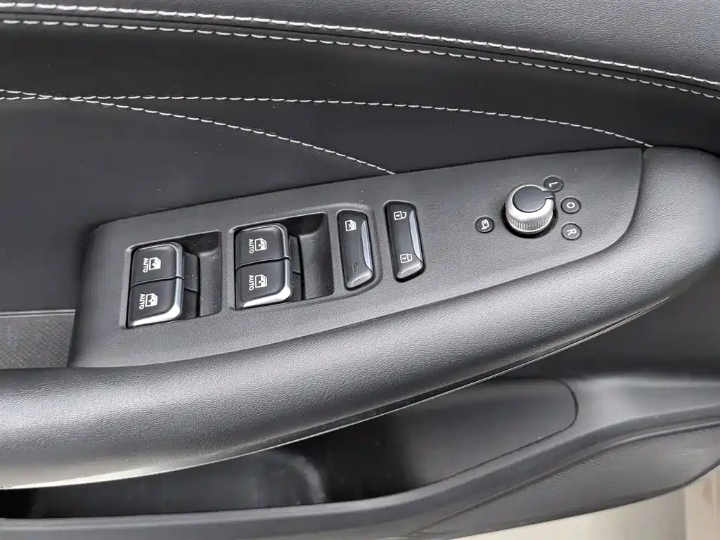 BLUE ELECTRIC BLUE ELECTRIC E5