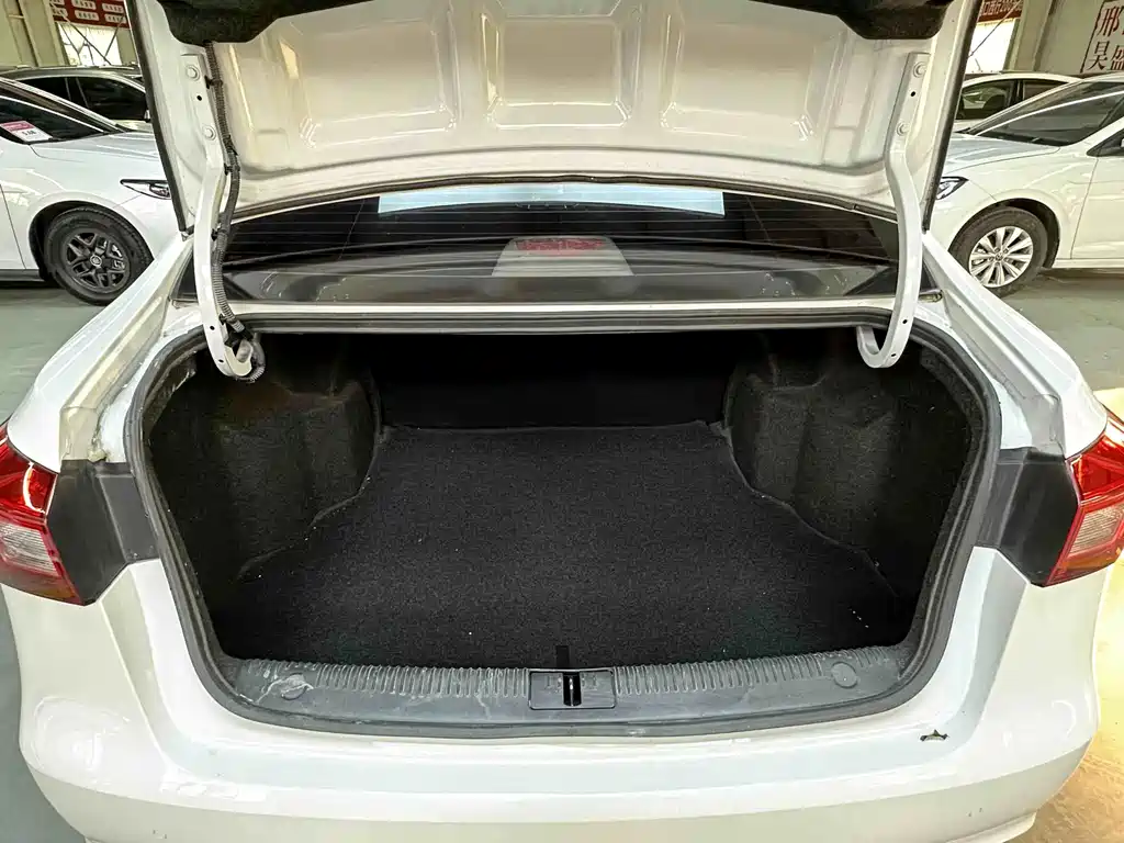 Roewe 360 — миниатюра 17