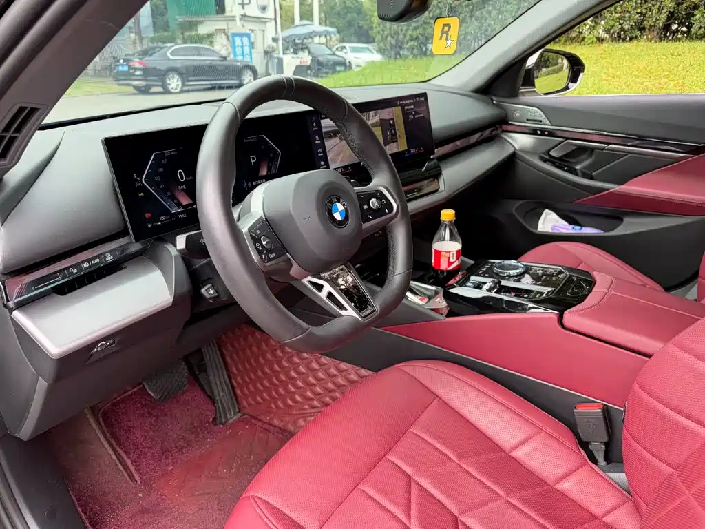 BMW 5 Series — миниатюра 7