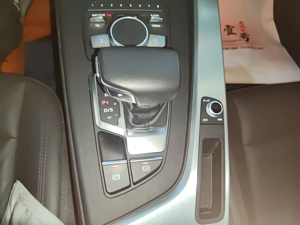 Audi A4L — миниатюра 10
