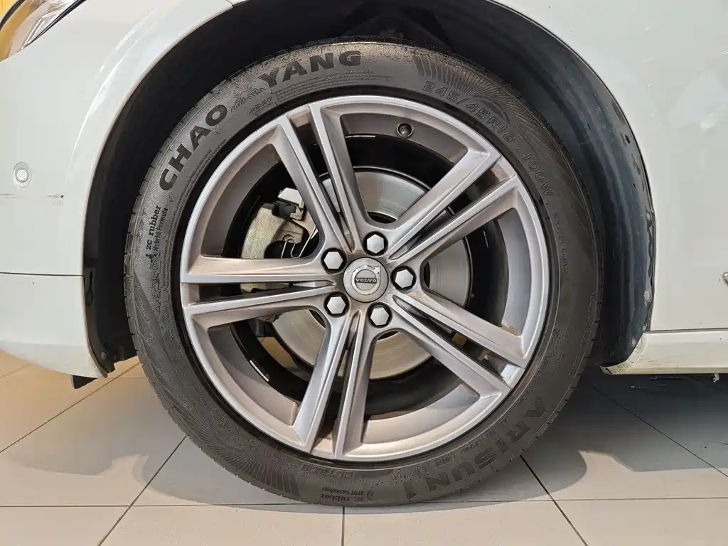 Volvo S90 2019 T5