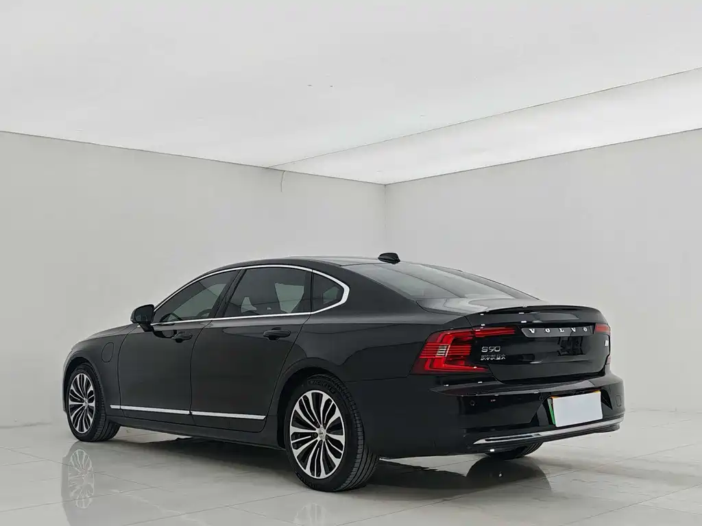 VOLVO S90 PLUG IN HYBRID