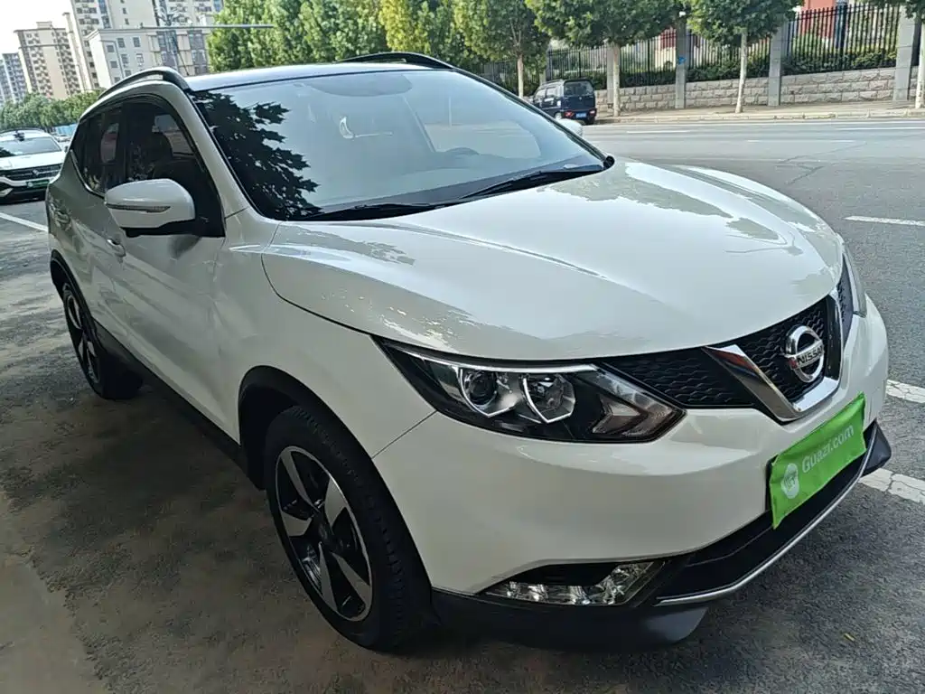 Nissan Qashqai 2016 2.0L CVT Luxury
