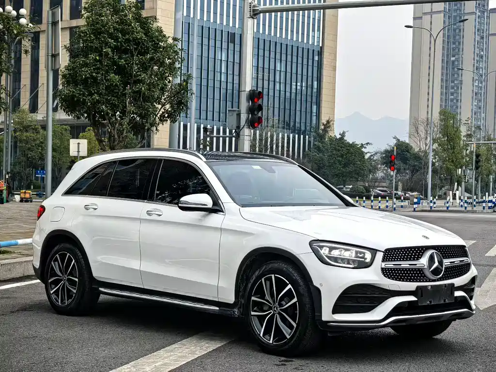 MERCEDES-BENZ GLC