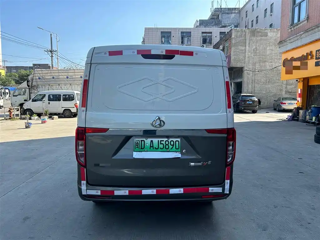 CHANGAN CROSS STAR V5 EV