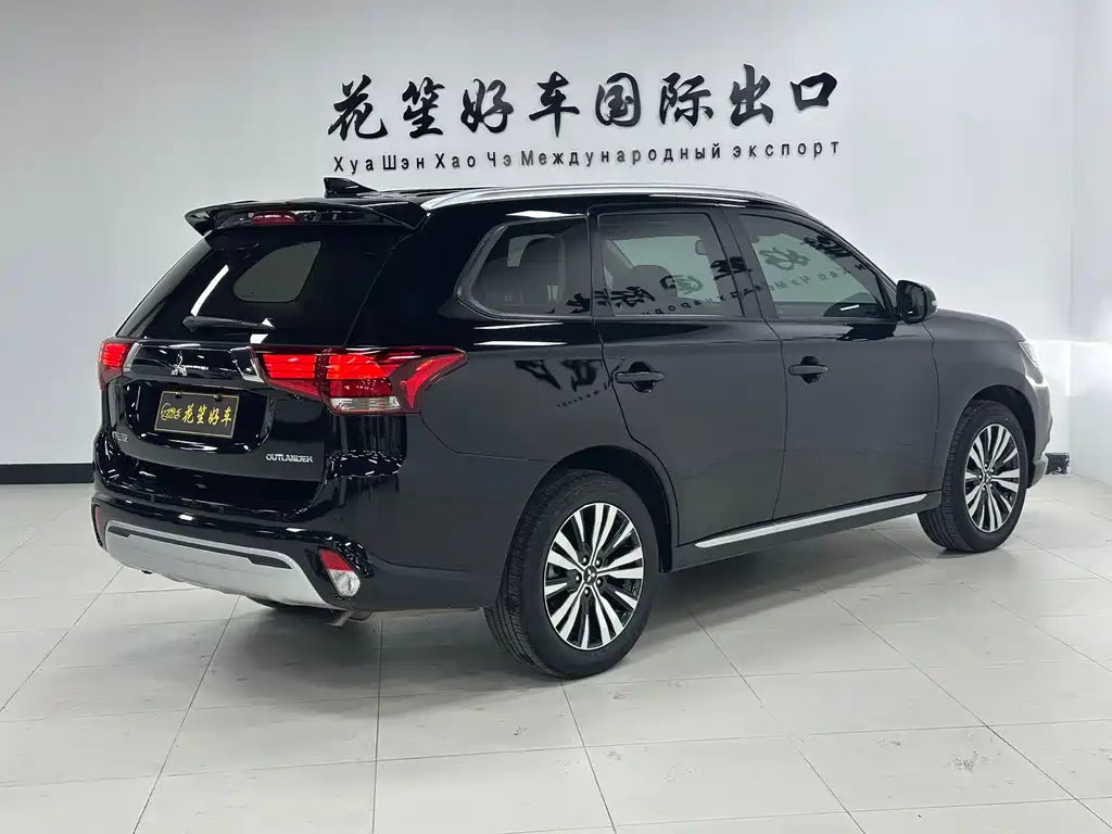 MITSUBISHI OUTLANDER