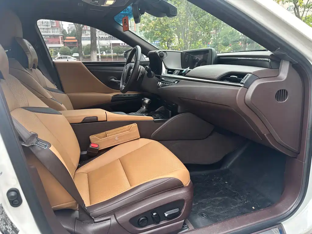 Lexus ES — миниатюра 7