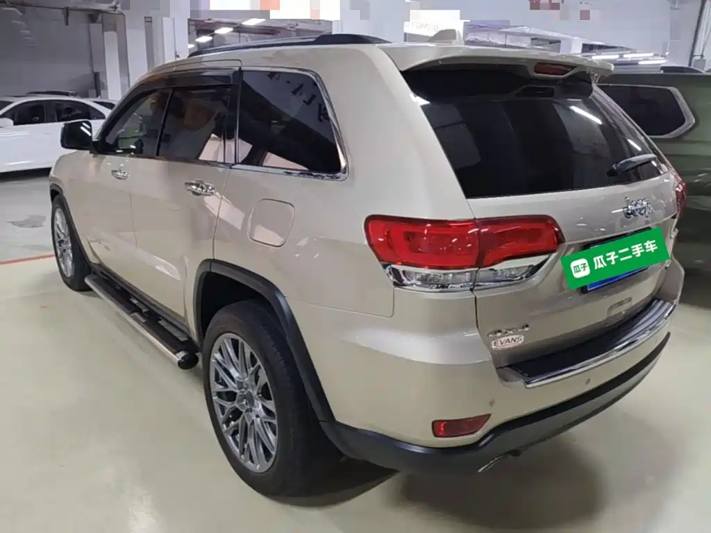 Jeep Grand Cherokee (Import) — миниатюра 5
