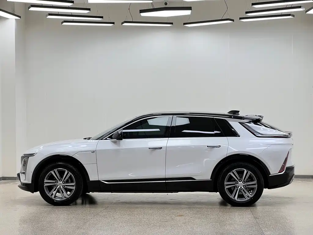 Cadillac Lyriq — миниатюра 7