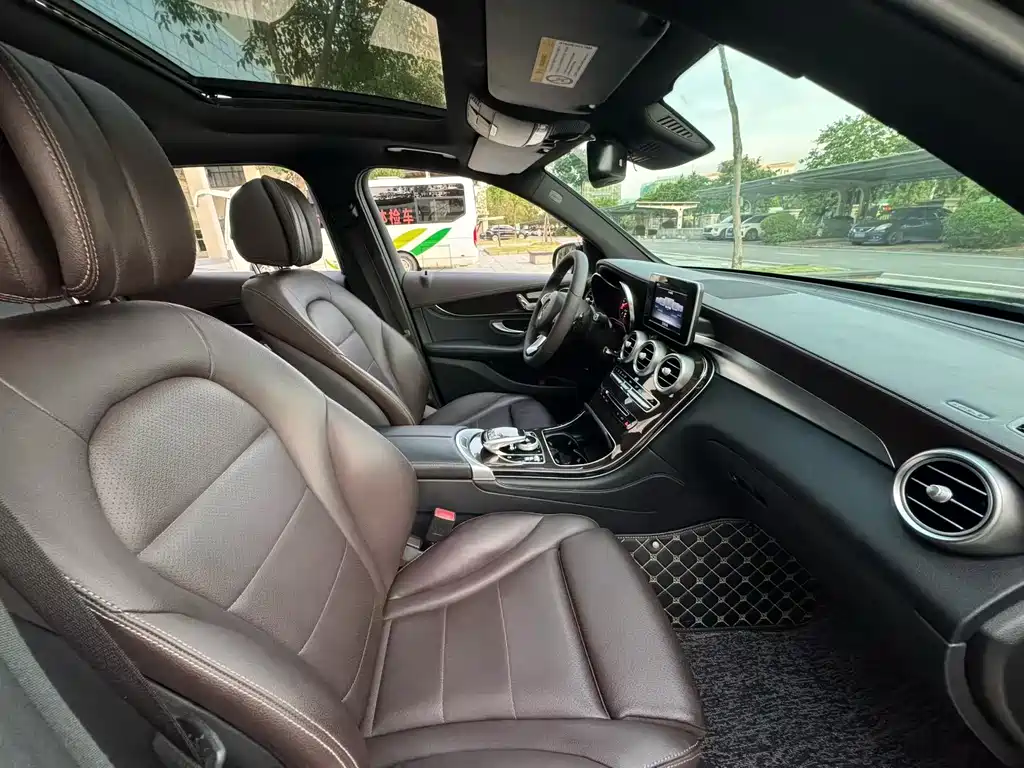 Mercedes-Benz GLC 2018 GLC 260 4MATIC Luxury