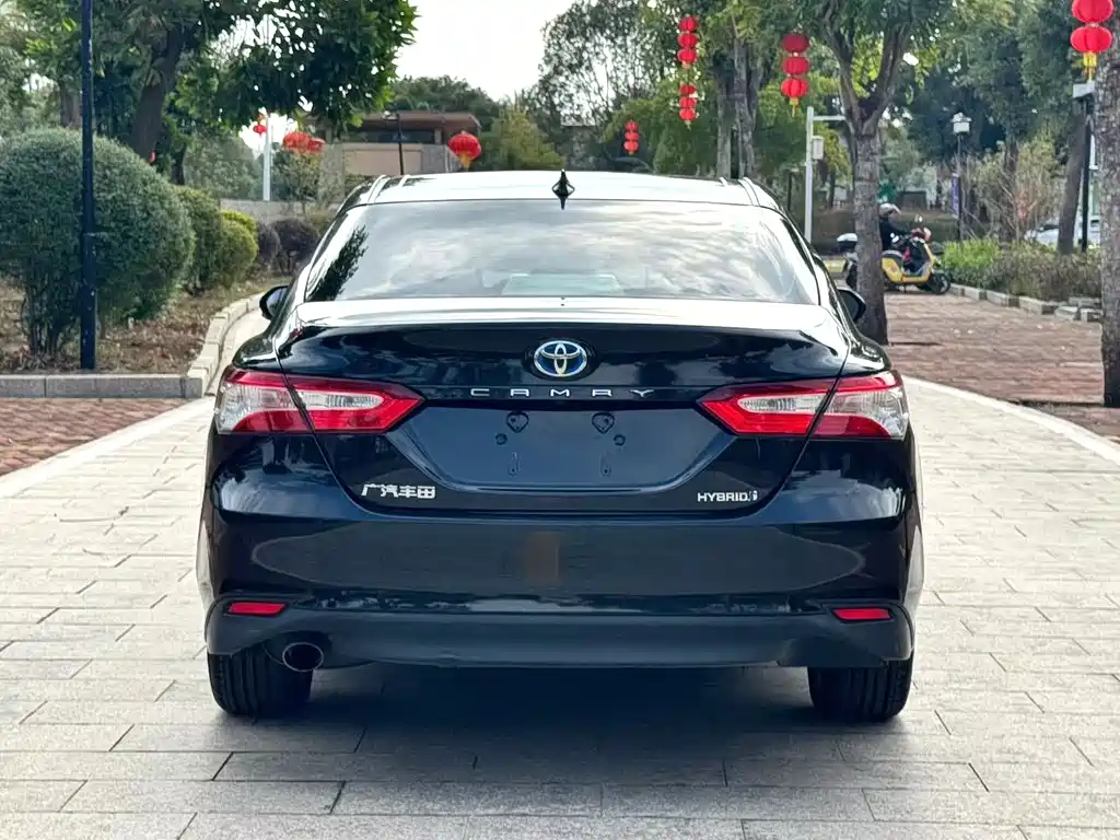 Toyota Camry 2021 2.5HS