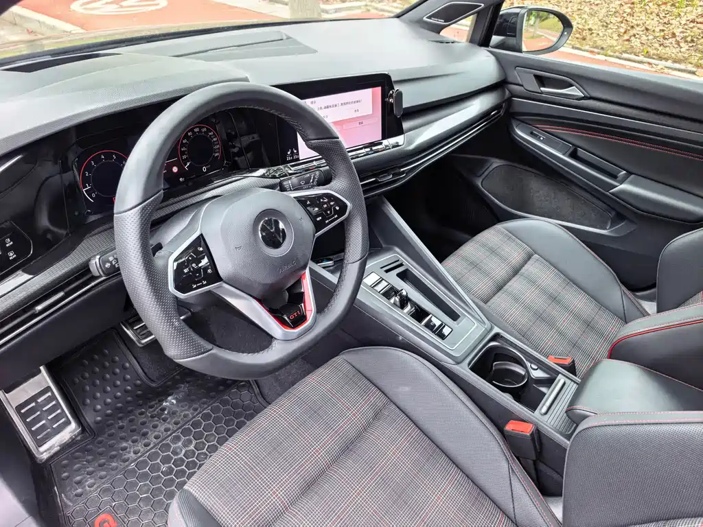 Volkswagen Golf GTI — миниатюра 7