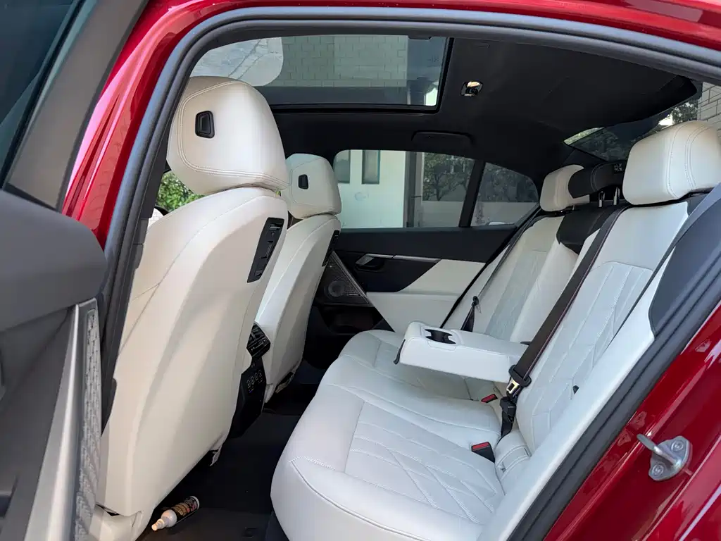 BMW i5 M60 — миниатюра 14