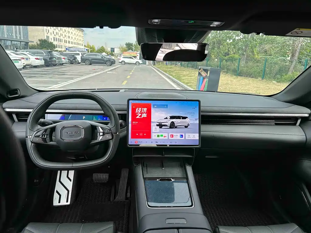 Lynk & Co 10 — миниатюра 6