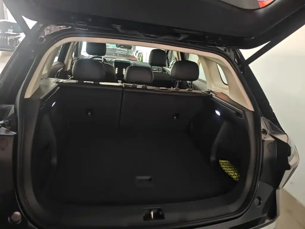 Hongqi Hongqi HS3 PHEV — миниатюра 19