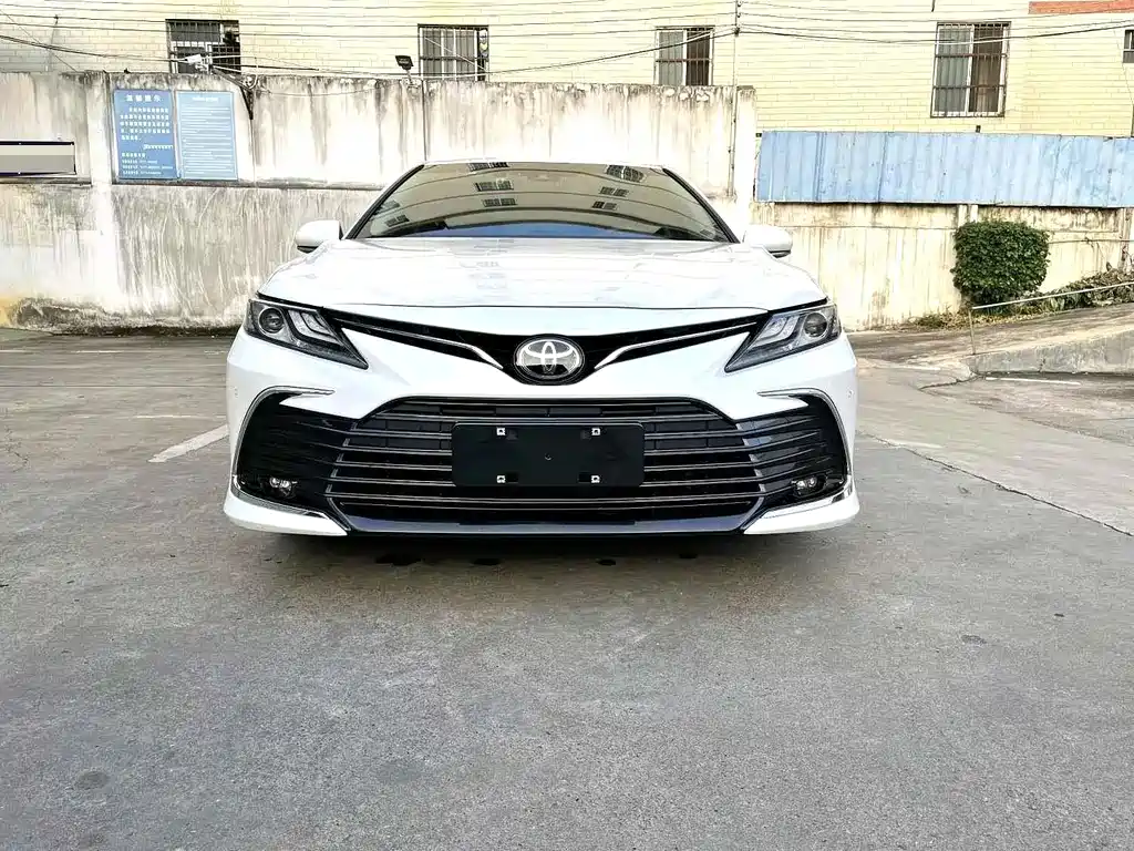 Toyota Camry — миниатюра 2