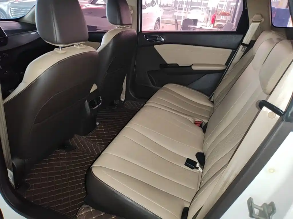 Baojun 310W — миниатюра 17