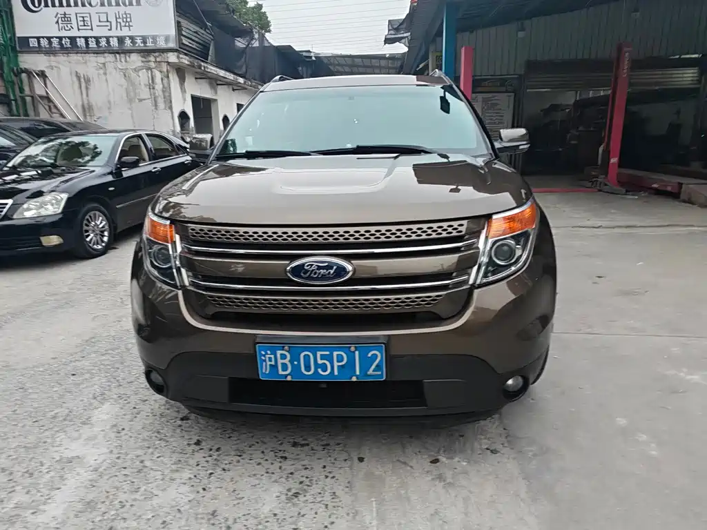 Ford Explorer (Import) — миниатюра 2