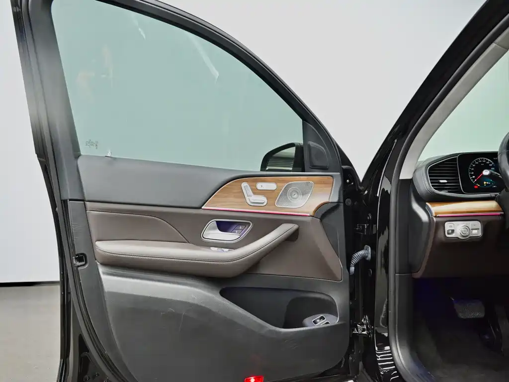 Mercedes-Benz GLE New Energy — миниатюра 17