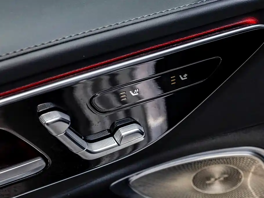 Mercedes-Benz C-Class — миниатюра 11