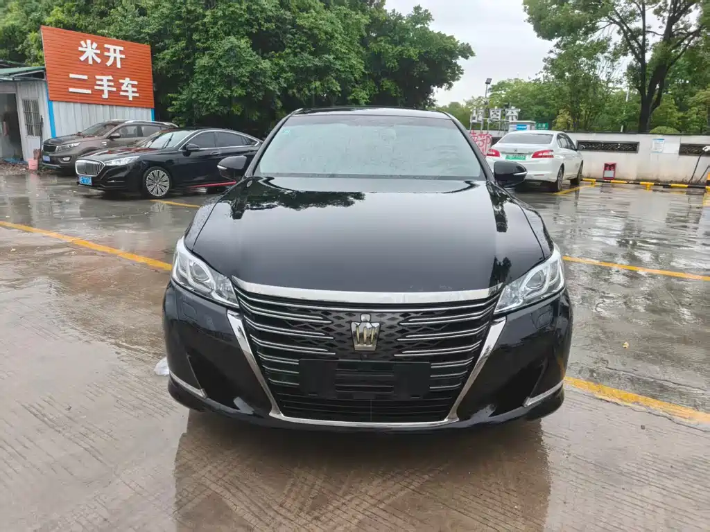 Toyota Crown 2019