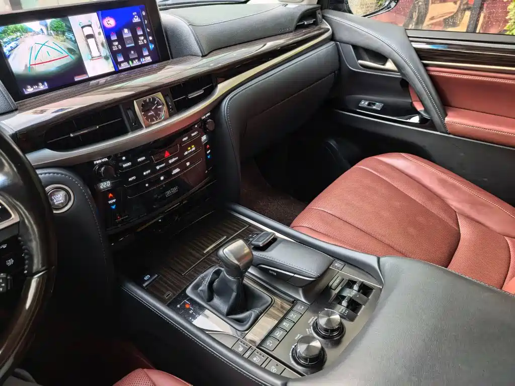 Lexus LX — миниатюра 7