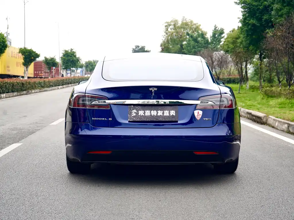 Tesla Model S — миниатюра 5
