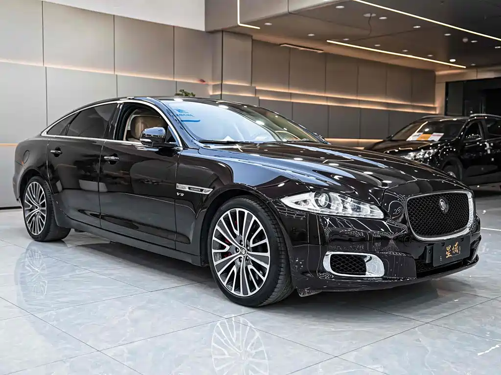 Jaguar XJ — миниатюра 7