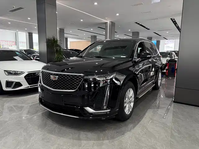 Cadillac XT — фото 1